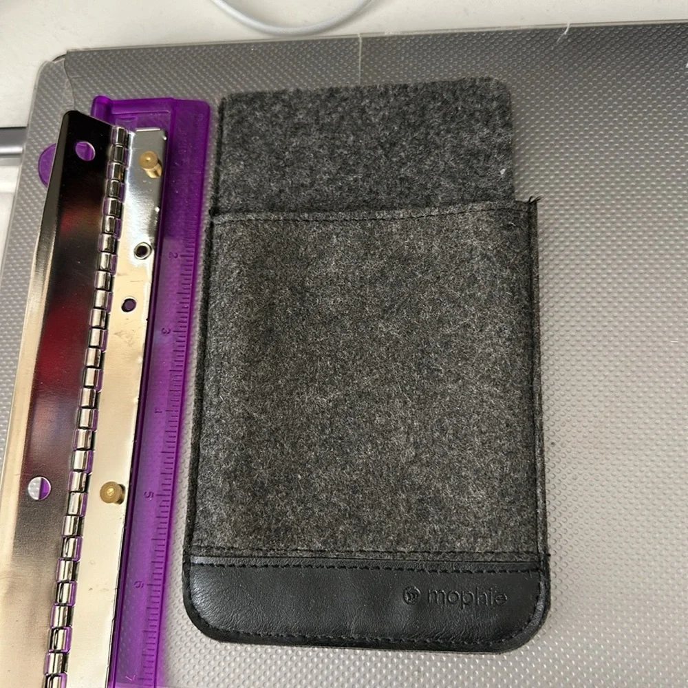 Mophie felt Carrying Case